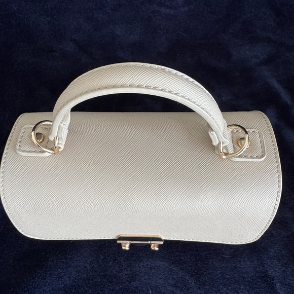 Madison West Straw Bag - Picture 2 of 9